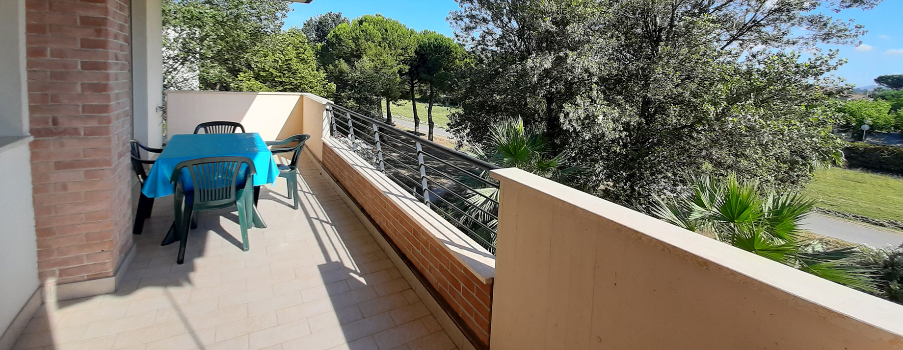 Terrazzo sulla Pineta Fronte Mare